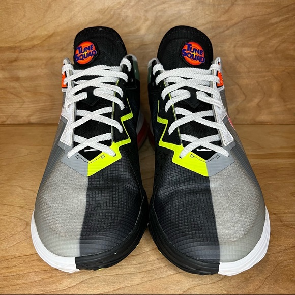 Nike LeBron 18 Space Jam - Picture 5 of 8